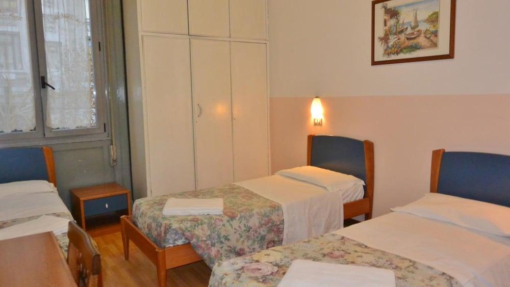 Hotel Station 3*